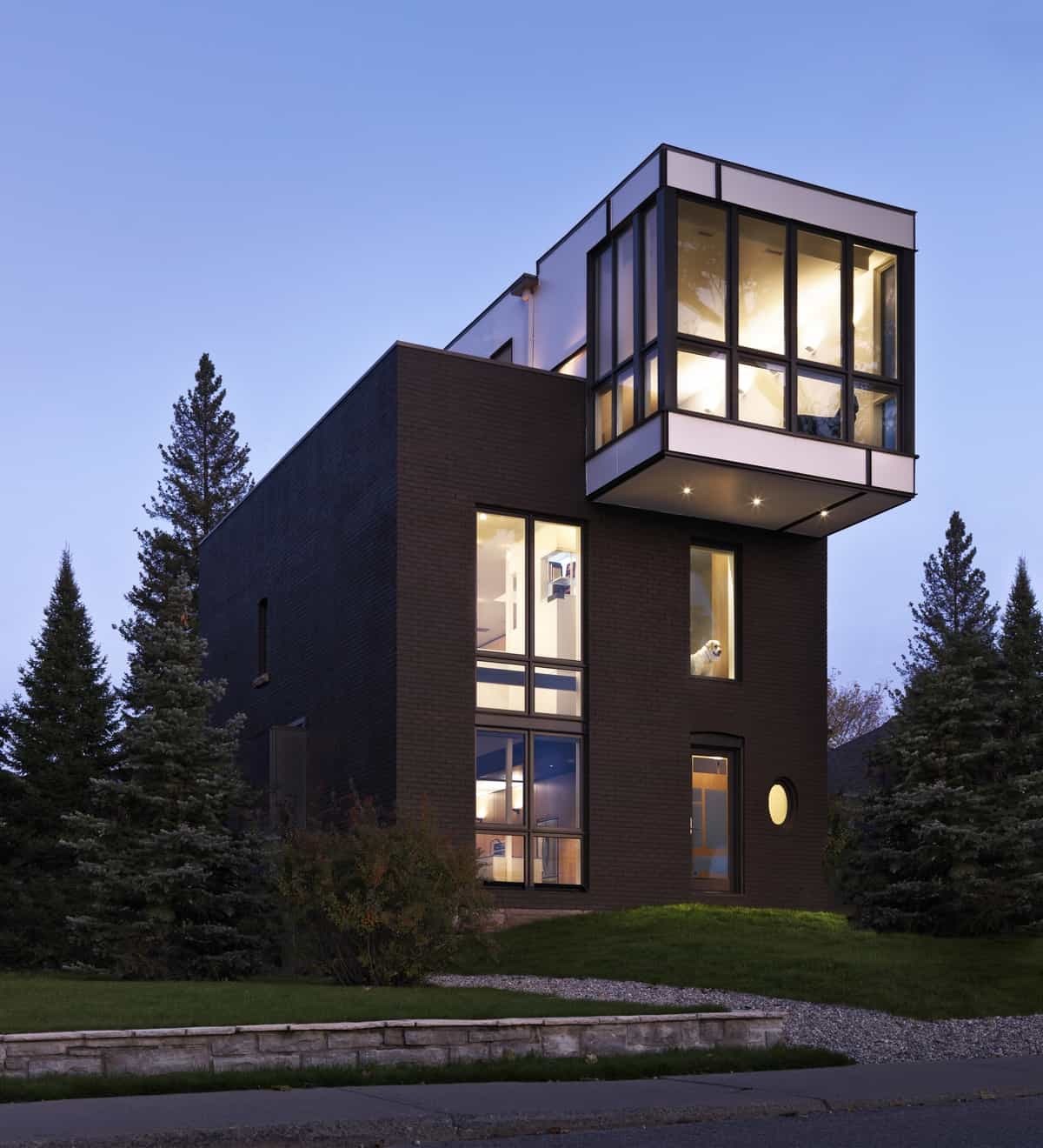 Renovation Modernizes Victorian Home with Cantilevered Master Suite